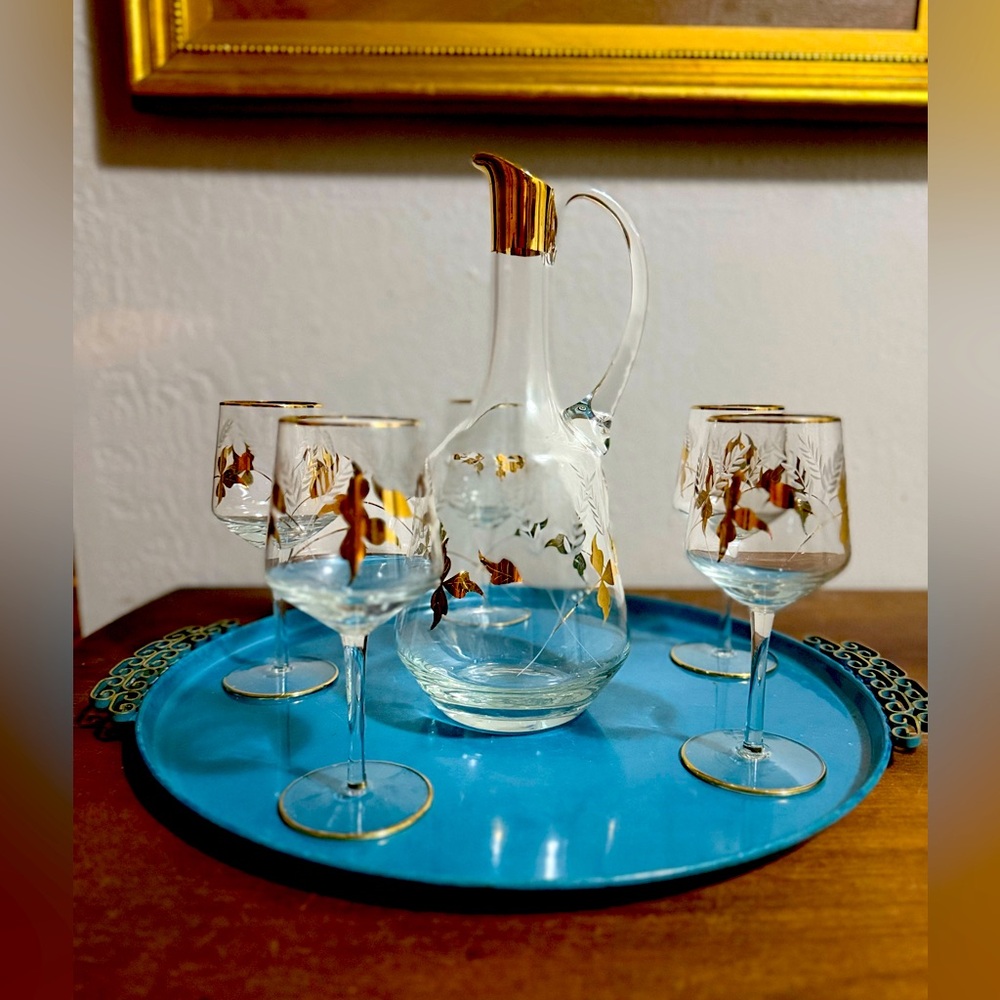Mid-Century Decanter and Cordial Glass Set | 5 Cordial Glasses and Gold Leaf